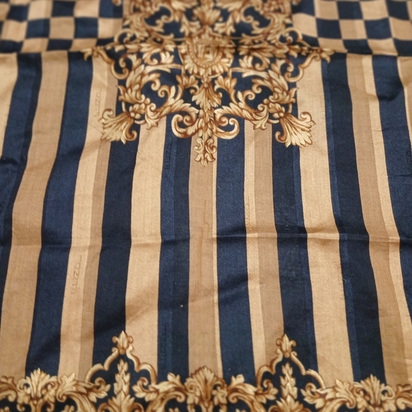 Authentic Fendi Roma Brown Logo Monogram Handkerchief - Picture 4 of 9